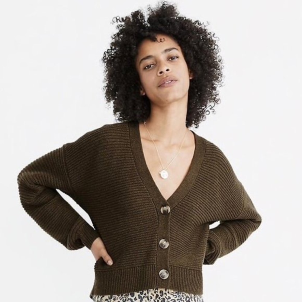 Madewell sweater; size: medium; color: olive green